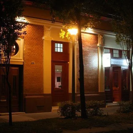 Paparazzo & Apartmans Хостел *