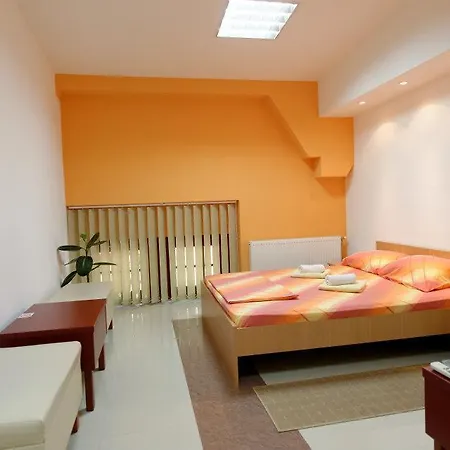 Paparazzo & Apartmens Hostel Kikinda