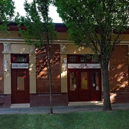 Paparazzo & Apartmans * Кикинда