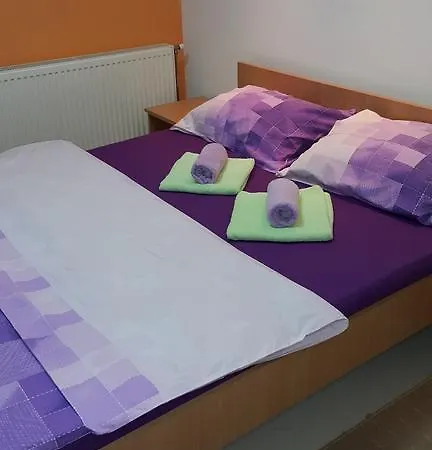 Хостел Paparazzo & Apartmans *