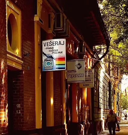 Paparazzo & Apartmans Хостел