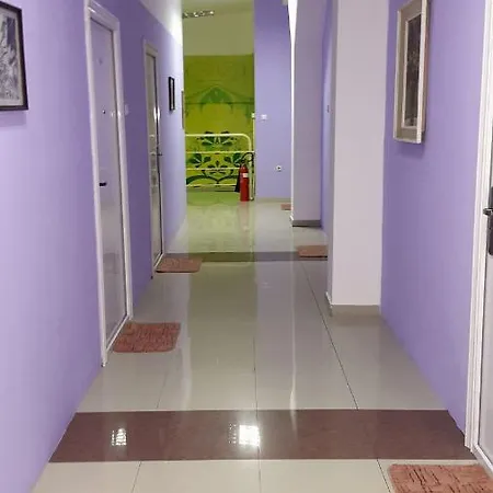 Paparazzo & Apartmens Hostel